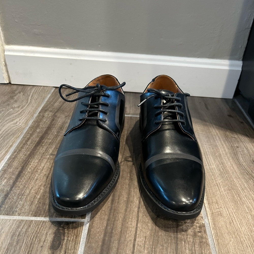 Men’s Nine West dress shoes